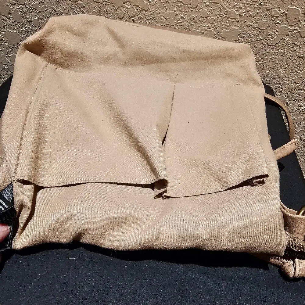 Stone Mountain Crossbody Bag Tan Faux Leather Medium Zip Pocket Adjustable Strap - Picture 12 of 12